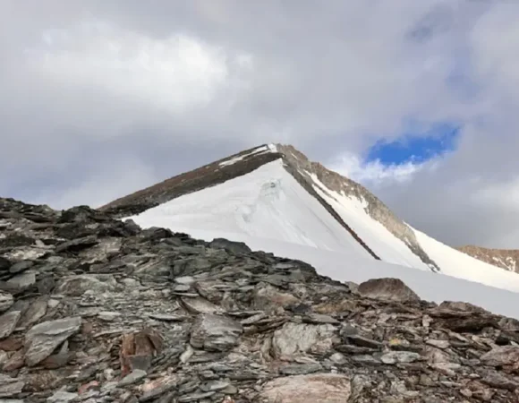 dzo jongo peak ridge ascent